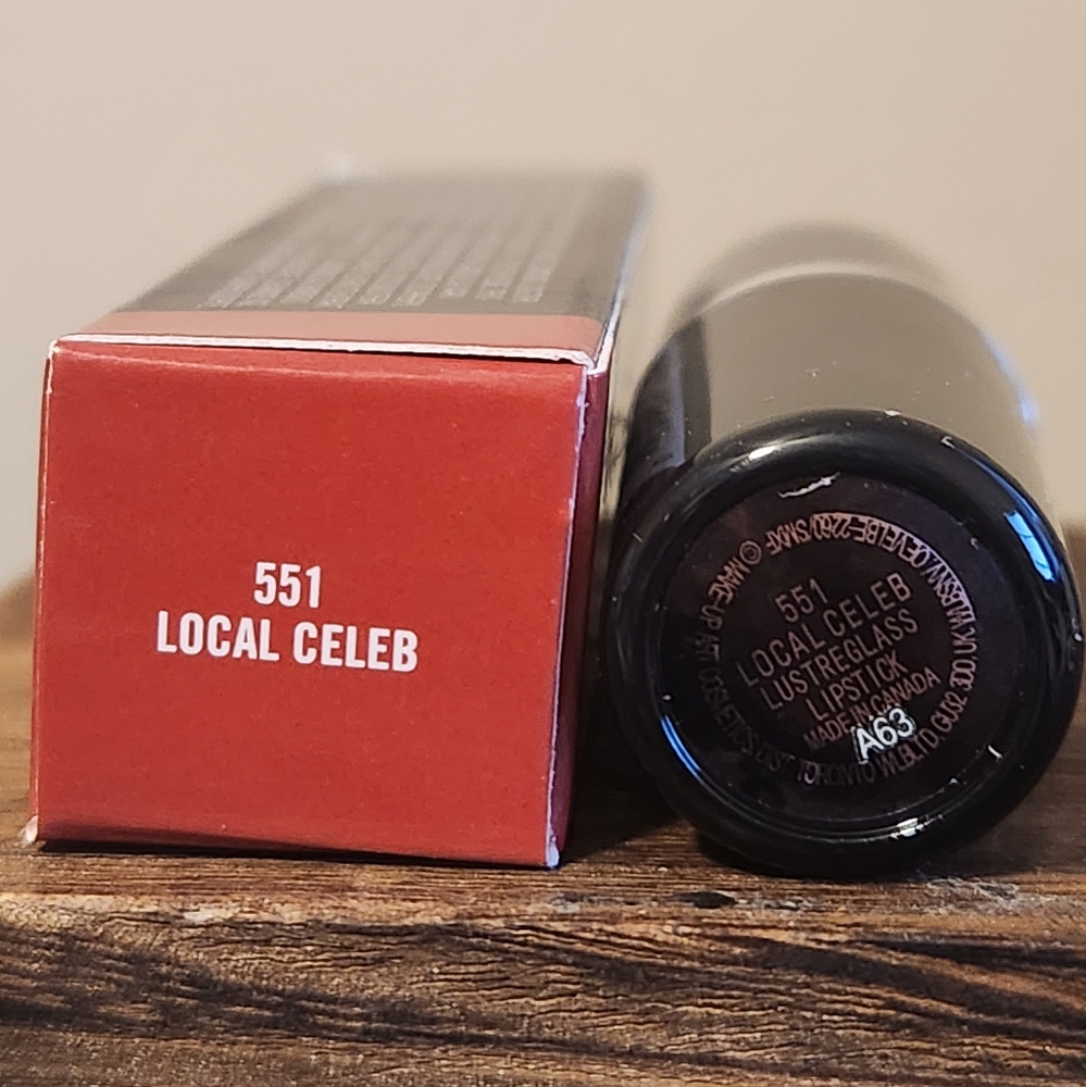 MAC Cosmetics Lustreglass Lipstick #551 Local Celeb - Picture 4 of 4